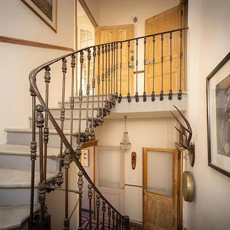 Maison Du Canal Du Midi Bed & Breakfast