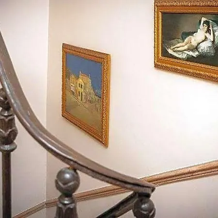Maison Du Canal Du Midi Bed & Breakfast 3*